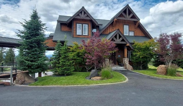 The Grand Getaway at Green Bluff