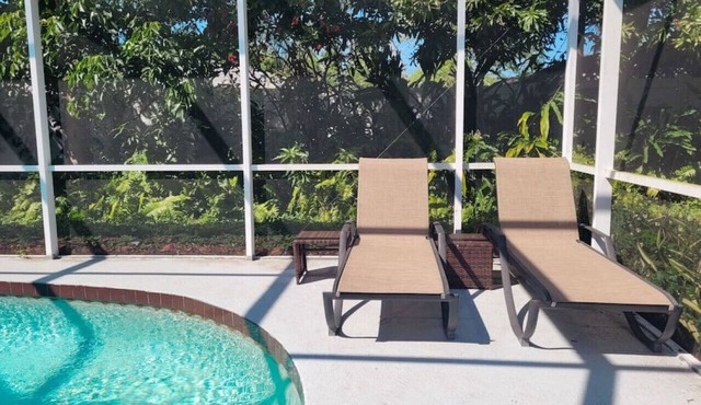 The Hideaway: 4/2 w heated pool & Outdoor Spaces