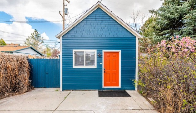 *The Innkeeper Studio* Tiny House!