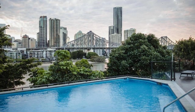 The New Farm Collection - Stylish 1BR w Pool & Gym