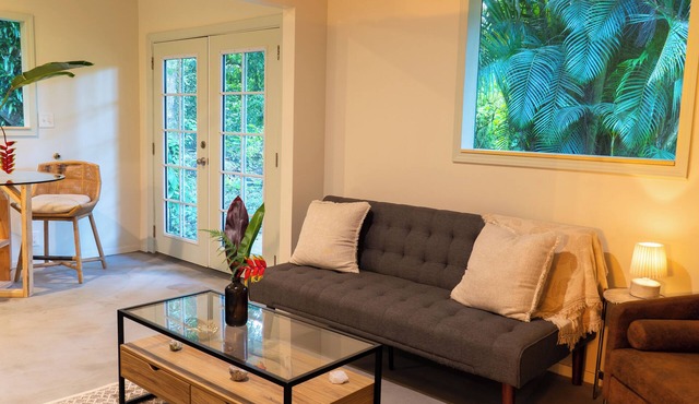 The ‘Ulu Suite - Jungle Bungalow on 10 Acres- close to all!