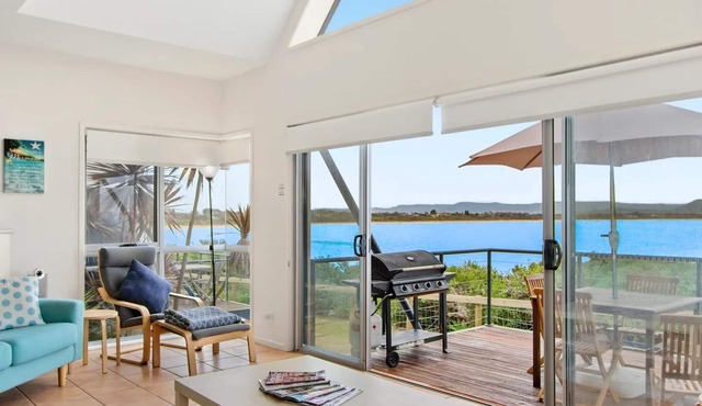 Tilbury Breeze – overlooking the Pacific Ocean