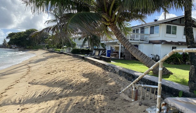Tranquil Sandy Beachfront - minimal beach traffic. Like your own private beach