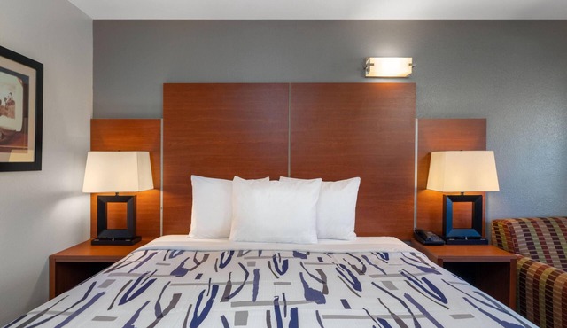 Travelodge by Wyndham Albuquerque West