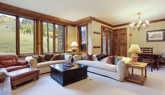 True Ski-In/Out - Highlands Slopeside Condo