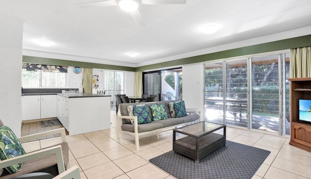 Two bedroom unit in central location and only minutes walk to Deadmans.