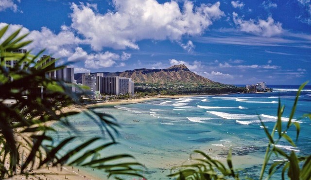 Two Waikiki Sunset Units. 4 Bedrooms, Sleeps 10 in Total.