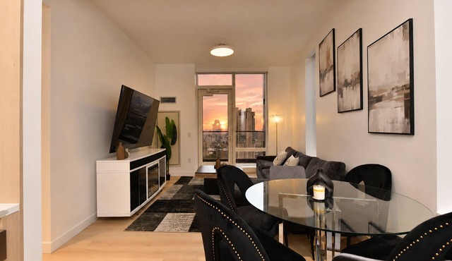 Ultra-Luxury PENTHOUSE 3BR/2BA in Prime DOWNTOWN Manhattan