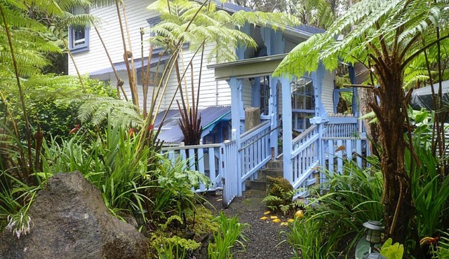 Upcountry Volcano Mountain Cottage