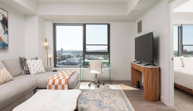 Upscale 1BR near MIT Harvard with Parking!