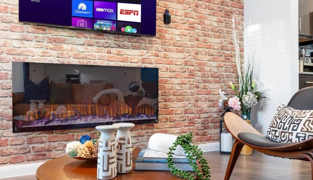 Upscale 1br Pool&gym Utsa Centrally Located!