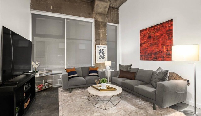 Urban Chic Loft in the Heart of the Crossroads
