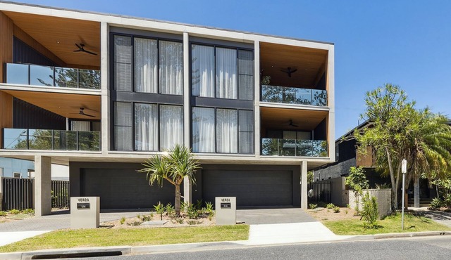 Villa Verda 2 - Luxury Living, Yamba Style - Holiday Yamba