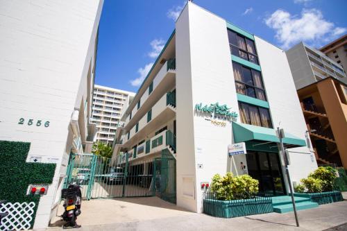Waikiki Beachside Hostel