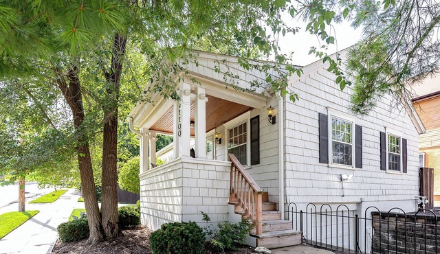 Walking distance to Country Club Plaza Entertainment District