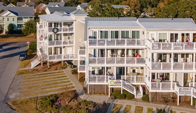 Waterfront #3 King/Studio 1BR- Waterfront Downtown Southport- NO HIDDEN FEES!