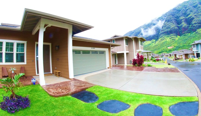 Westside Hawaiian Sanctuary- New Home inside gated community.