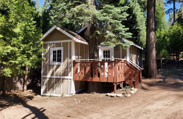 The Alpine Getaway at The Twin Peaks Lodge