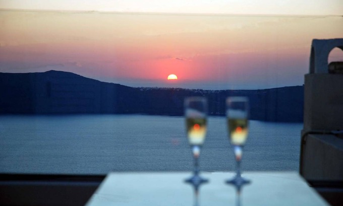 Firostefani Apartment | 28 m² Serviced apartment ∙ 2 guests
