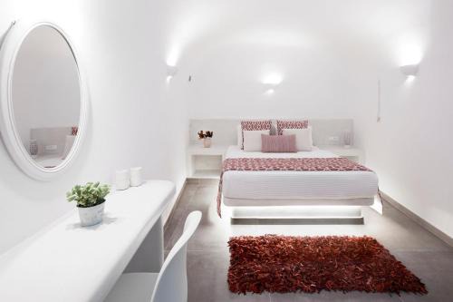 Finikia Villa | Finikia -Foinikia - Luxury Cave - A Wonderful 2 Bedroom Villa - Hot Tub