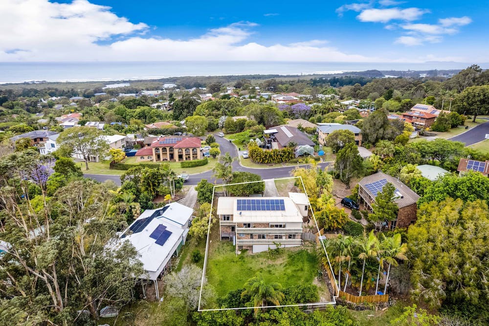 Ocean Shores House | Warrambool - Spacious Coastal home with Ocean views.