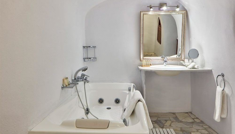 Photo of Bathroom in Imerovigli