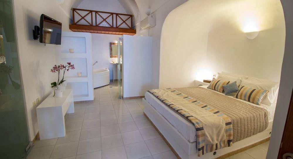 Photo of Bedroom in Imerovigli