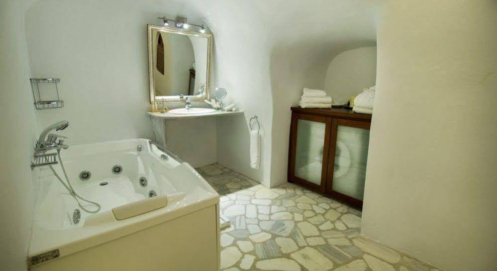 Photo of Bathroom in Imerovigli