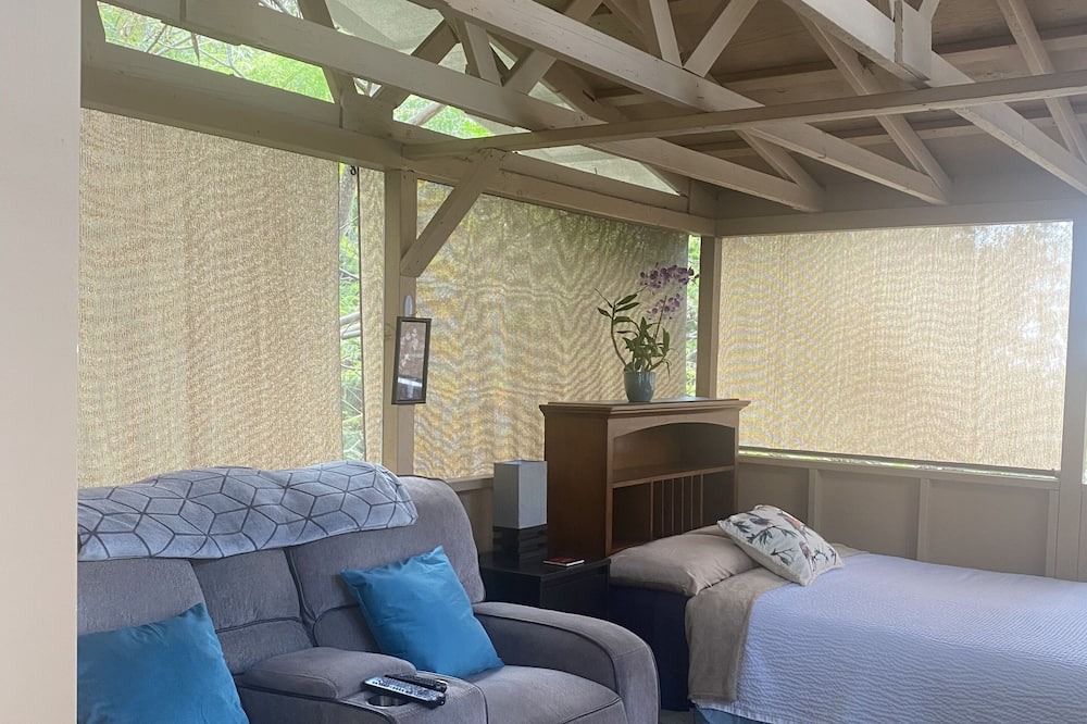 Photo of Livingroom in Kona Palisades