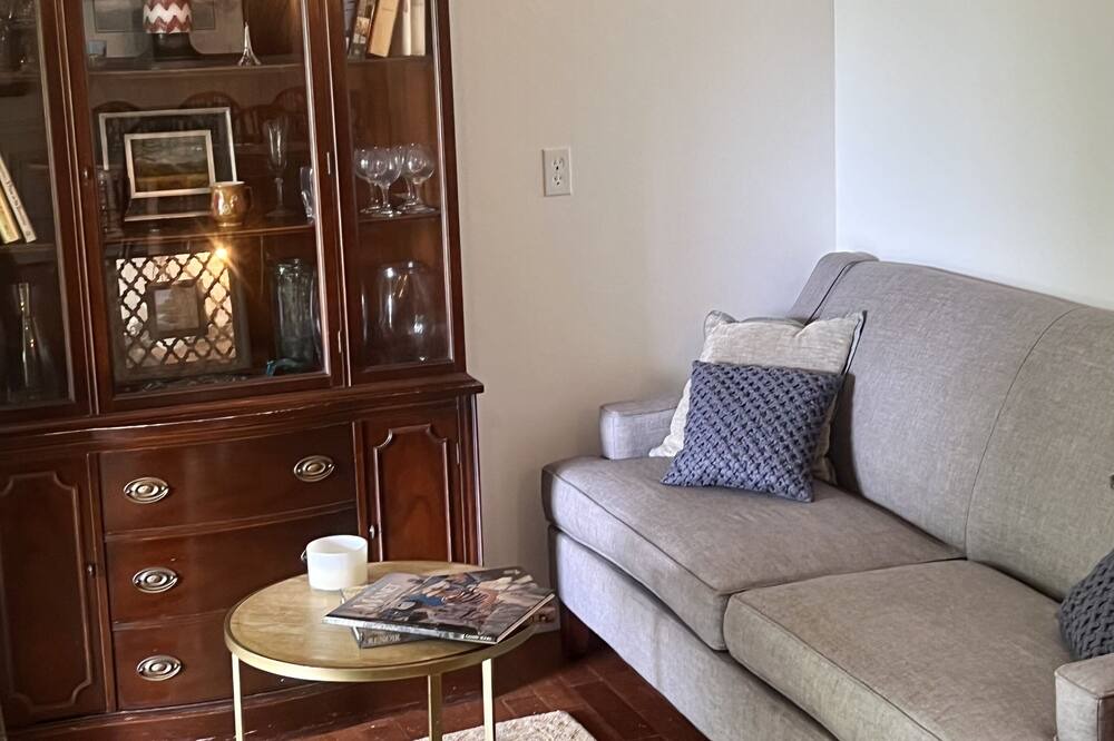 Photo of Livingroom in Eatonton