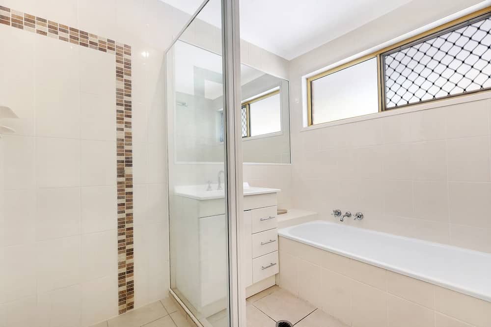 Photo of Bathroom in Oxenford