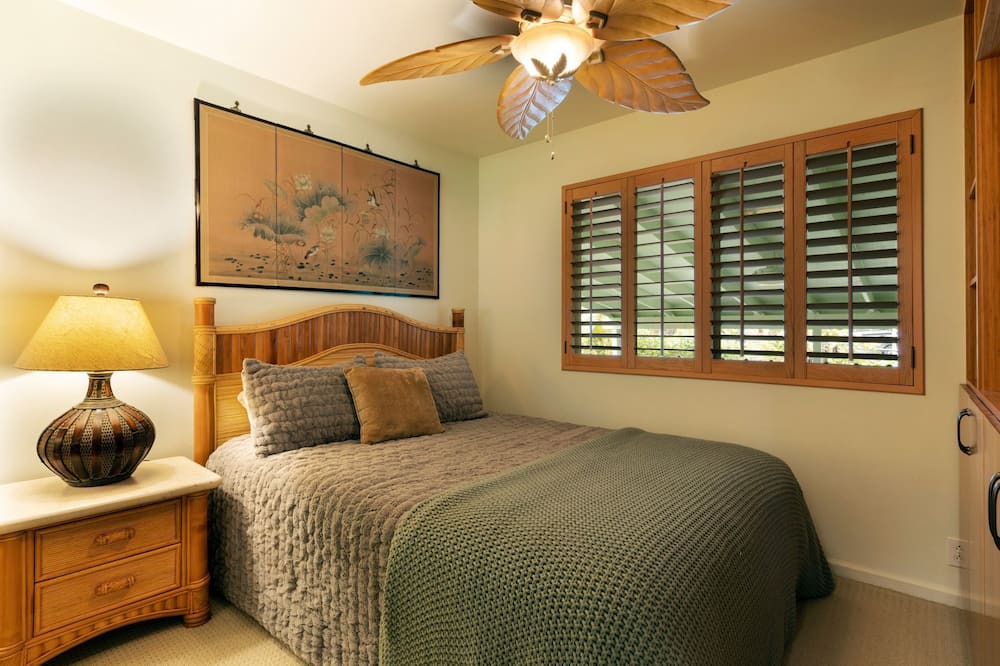 Photo of Bedroom in Royal Hawaiian Estates