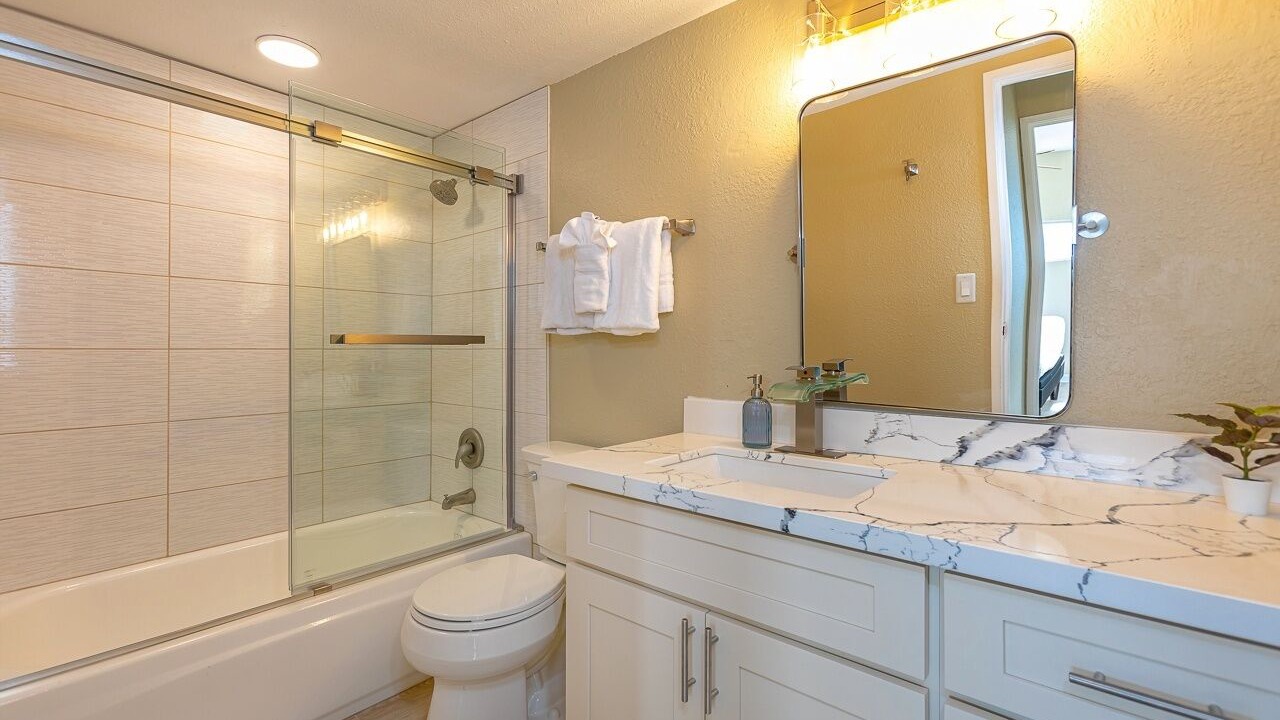 Photo of Bathroom in Maalaea