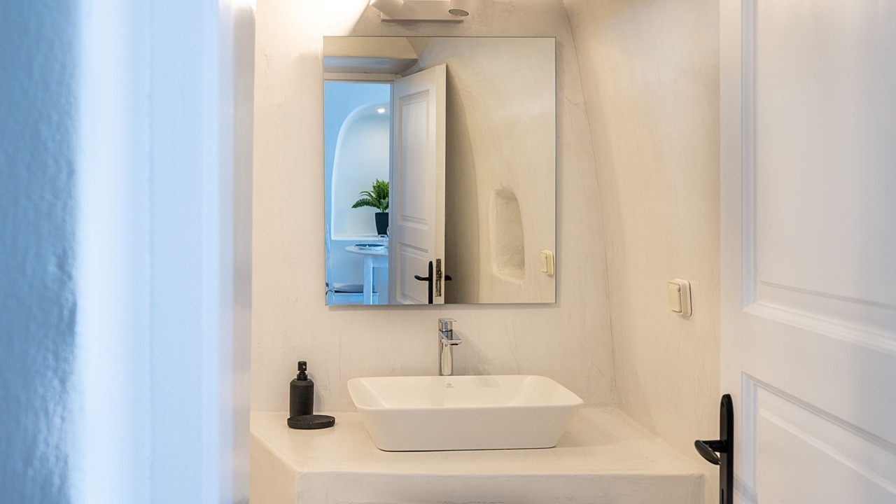 Photo of Bathroom in Firostefani