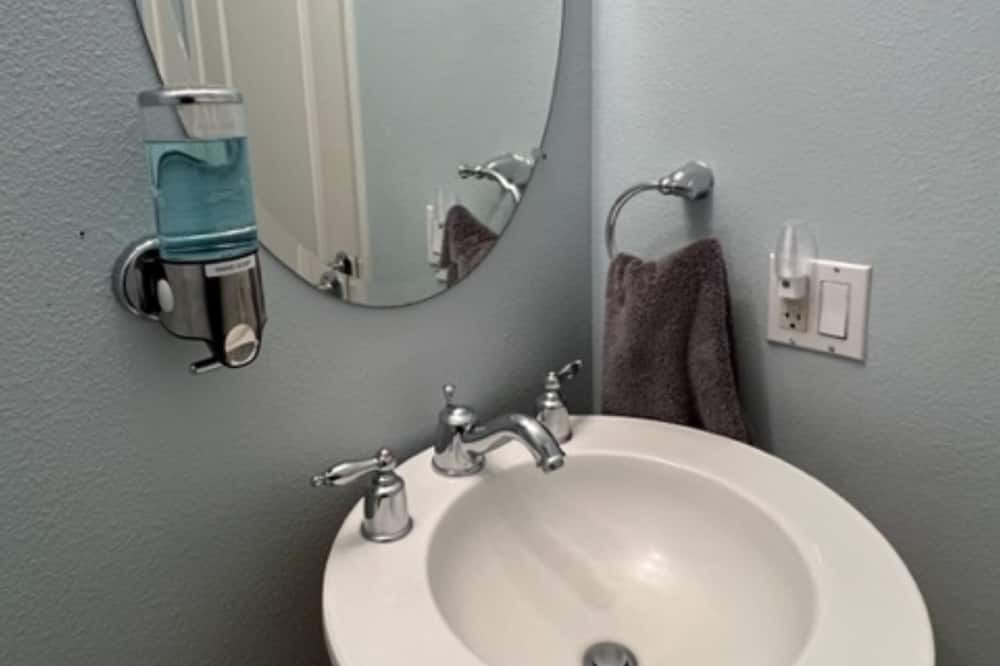 Photo of Bathroom in Kapolei