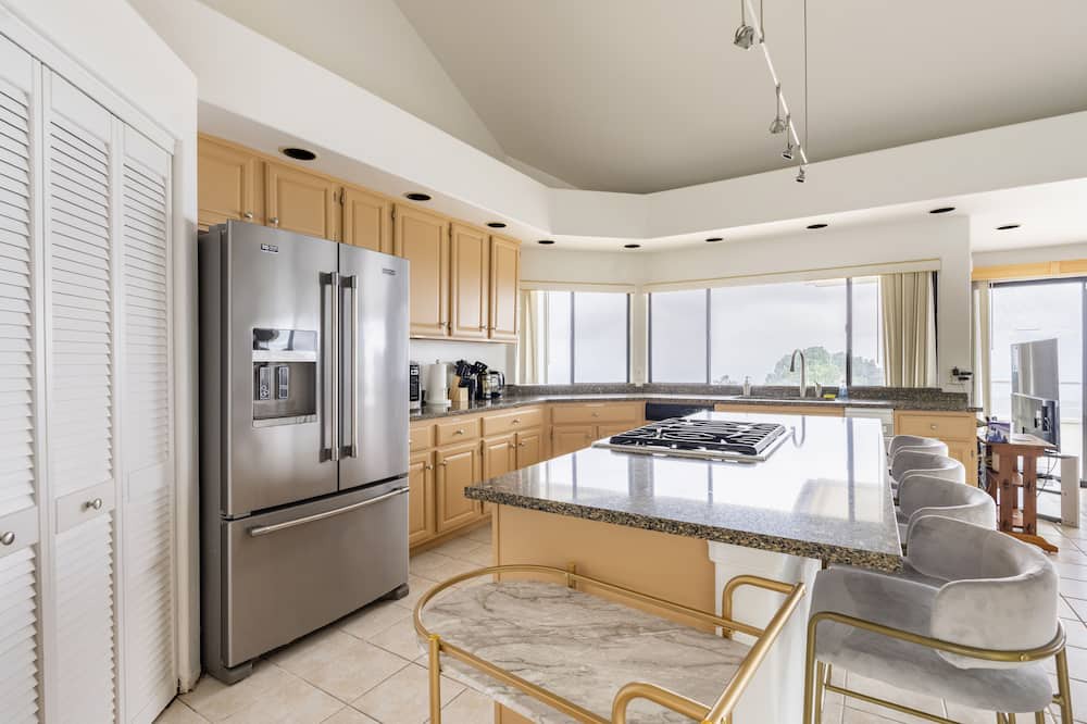 Photo of Kitchen in Holualoa
