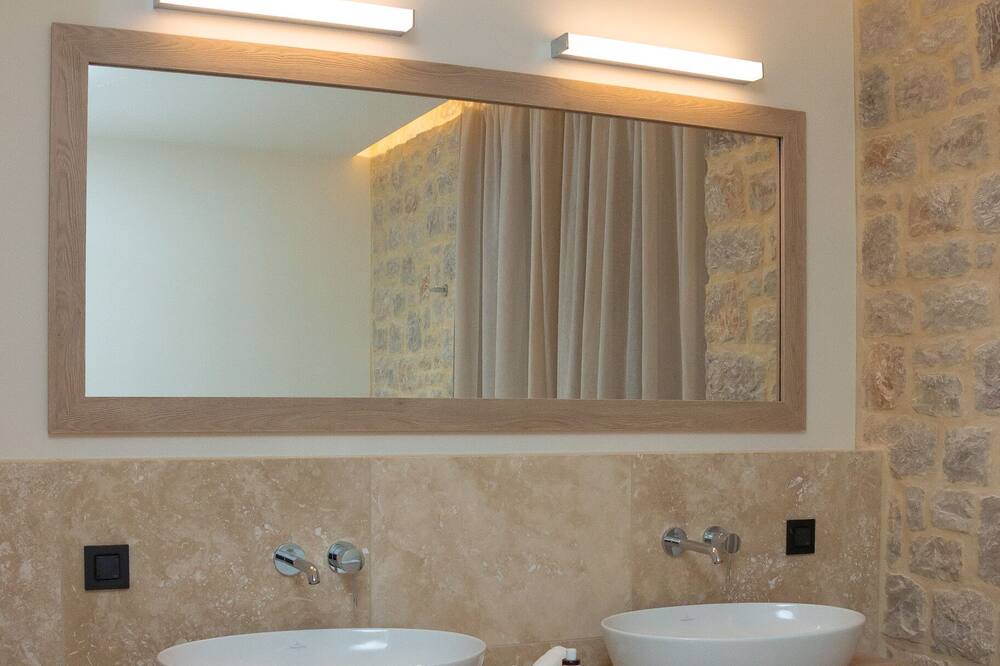 Photo of Bathroom in Pylos-Nestoras