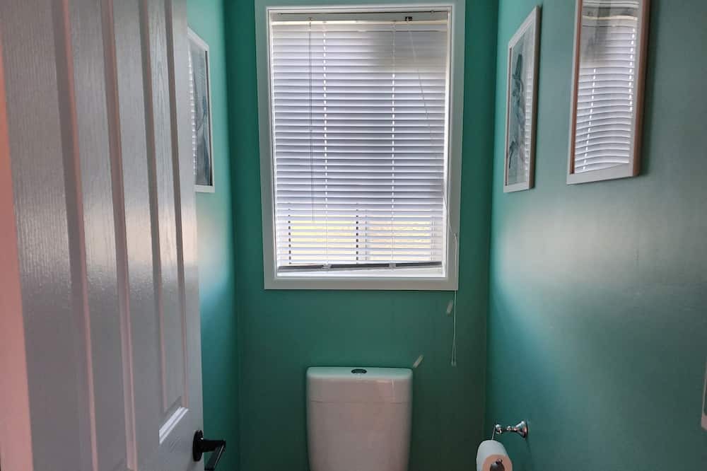 Photo of Bathroom in Wivenhoe Pocket