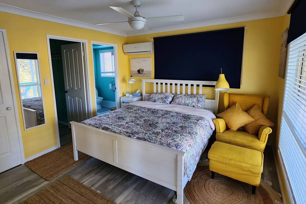 Photo of Bedroom in Wivenhoe Pocket