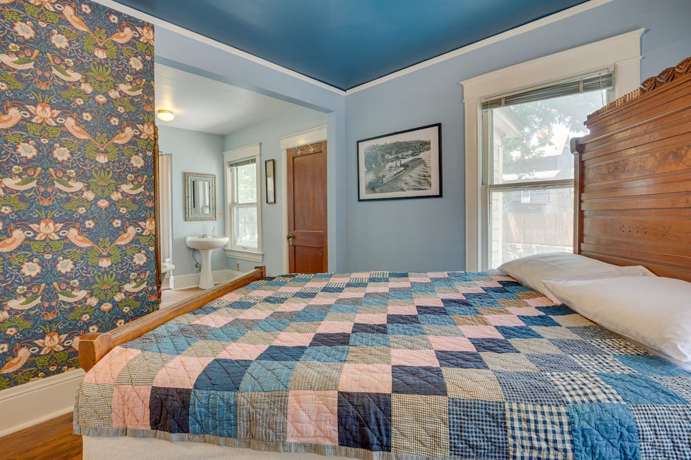 Photo of Bedroom in Northeast Kansas City