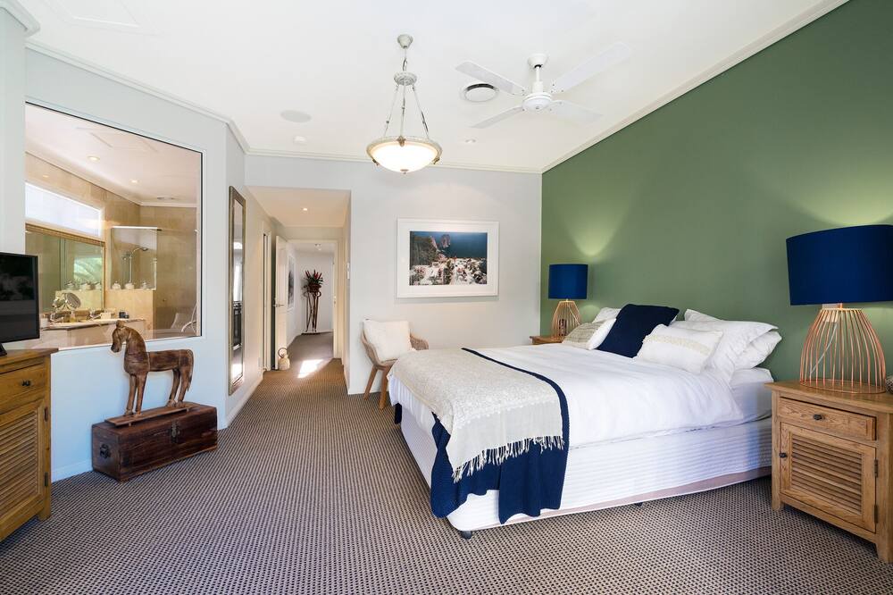 Photo of Bedroom in Main Beach