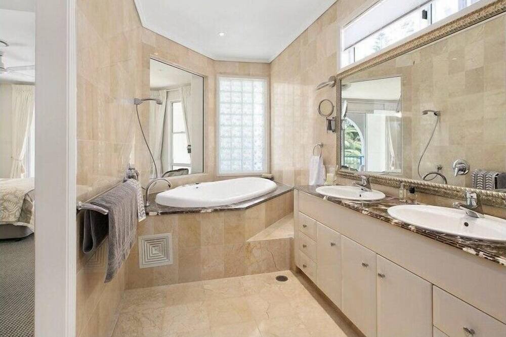 Photo of Bathroom in Main Beach