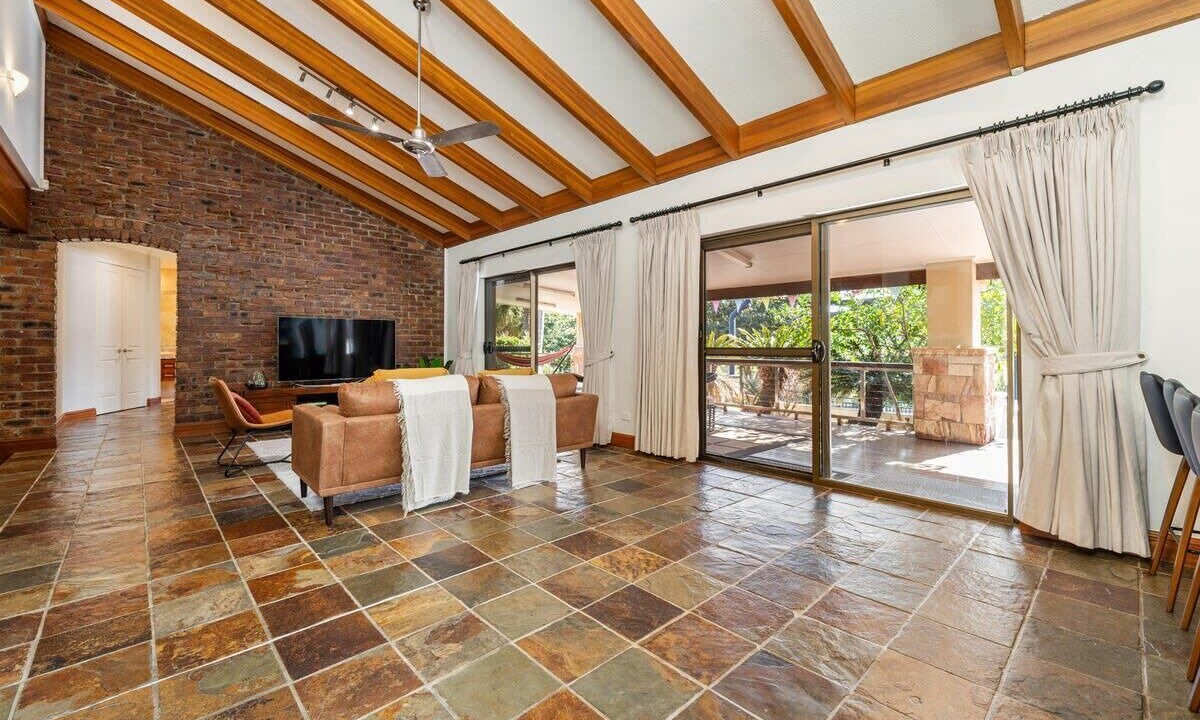 Photo of Livingroom in Ernest Junction