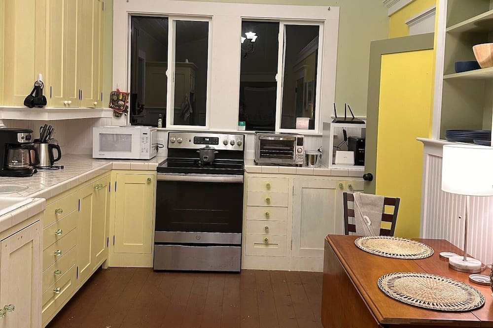 Photo of Kitchen in Pahoa