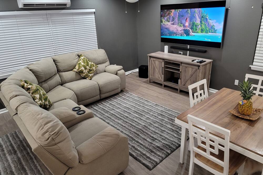 Photo of Livingroom in Maili