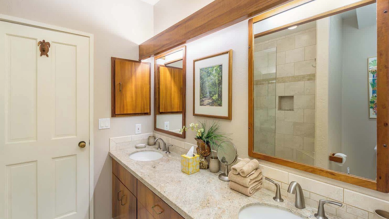 Photo of Bathroom in Keauhou