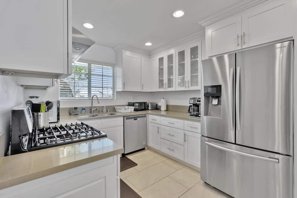 Photo of Kitchen in Southwest Anaheim