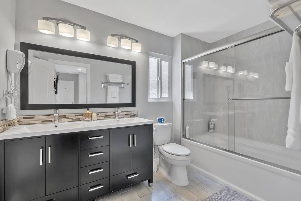 Photo of Bathroom in Southwest Anaheim
