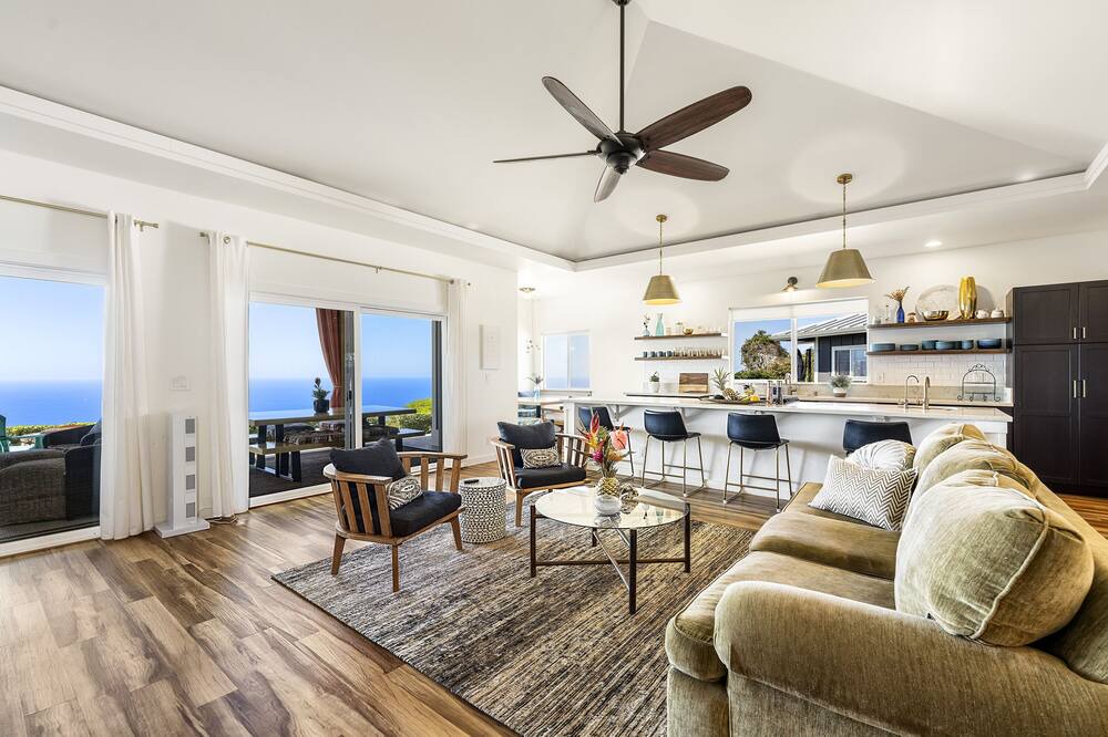 Photo of Livingroom in Holualoa