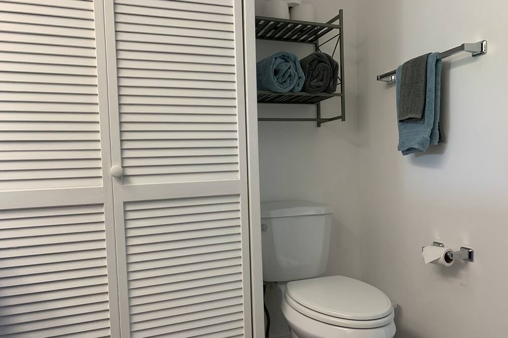 Photo of Bathroom in Makaha